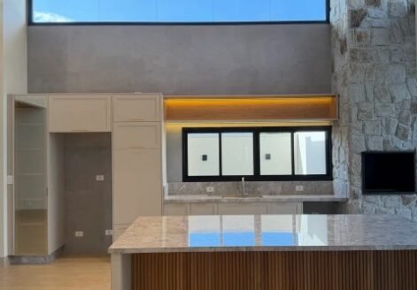 Casa no condomínio Green Park com piscina e 3 suítes