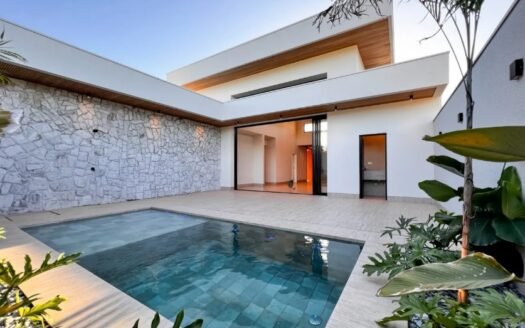 Casa no condomínio Green Park com piscina e 3 suítes
