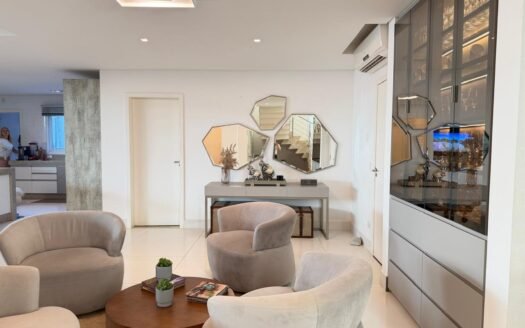 Casa com 4 suítes no Condomínio Residencial