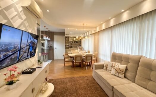 Apartamento com 3 dormitórios e 2 vagas de garagem na Zona 08
