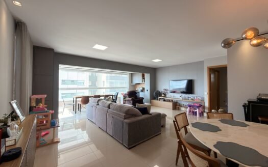 Apartamento com 3 quartos e 2 vagas no Vila Bosque em Maringá