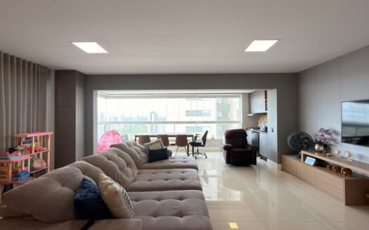 Apartamento com 3 quartos e 2 vagas no Vila Bosque em Maringá