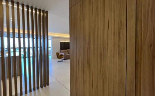 Apartamento com 3 suítes e 3 vagas na zona 3 em Maringá