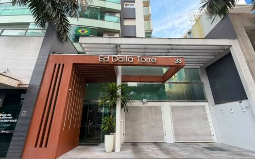 Apartamento com 4 vagas de garagem na Zona 1 de Maringá