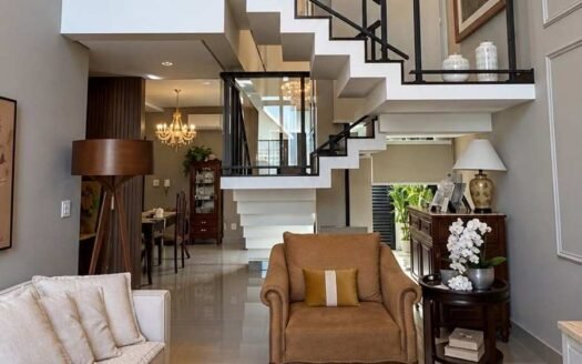 Casa com 4 suítes no Jd. Cidade Monções em Maringá
